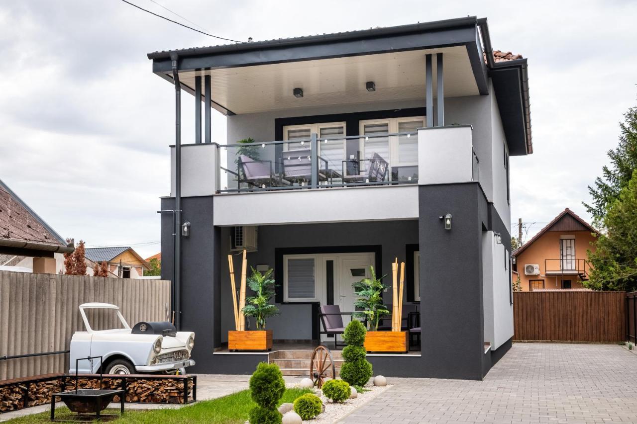 Reborn Lux Apartments Хайдусобосло Экстерьер фото