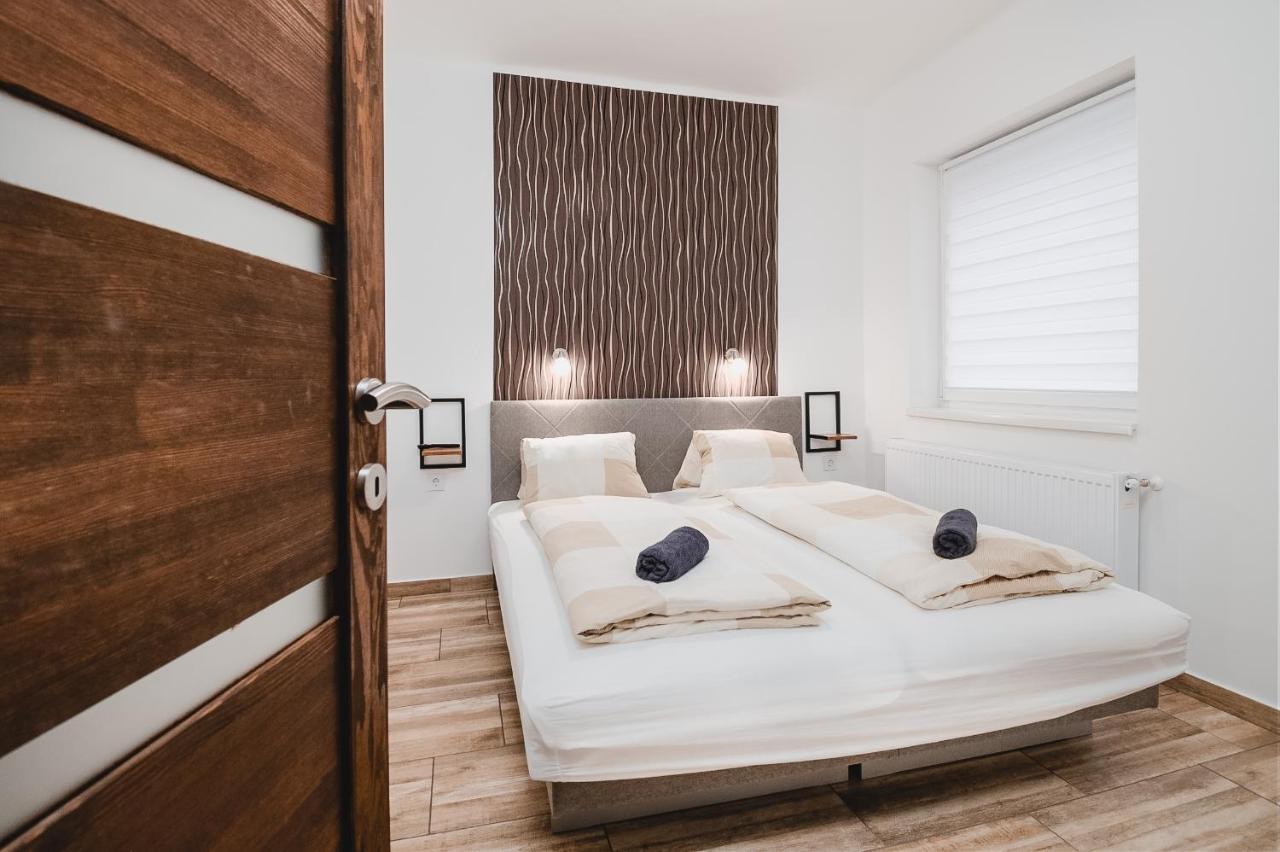 Reborn Lux Apartments Хайдусобосло Экстерьер фото