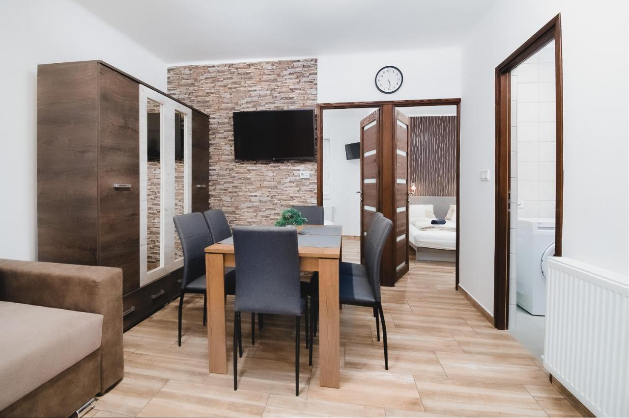 Reborn Lux Apartments Хайдусобосло Экстерьер фото
