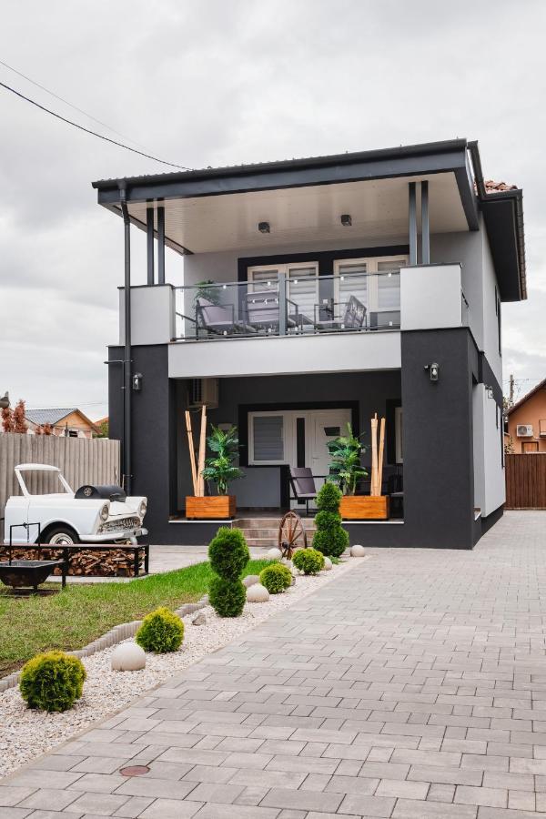 Reborn Lux Apartments Хайдусобосло Экстерьер фото