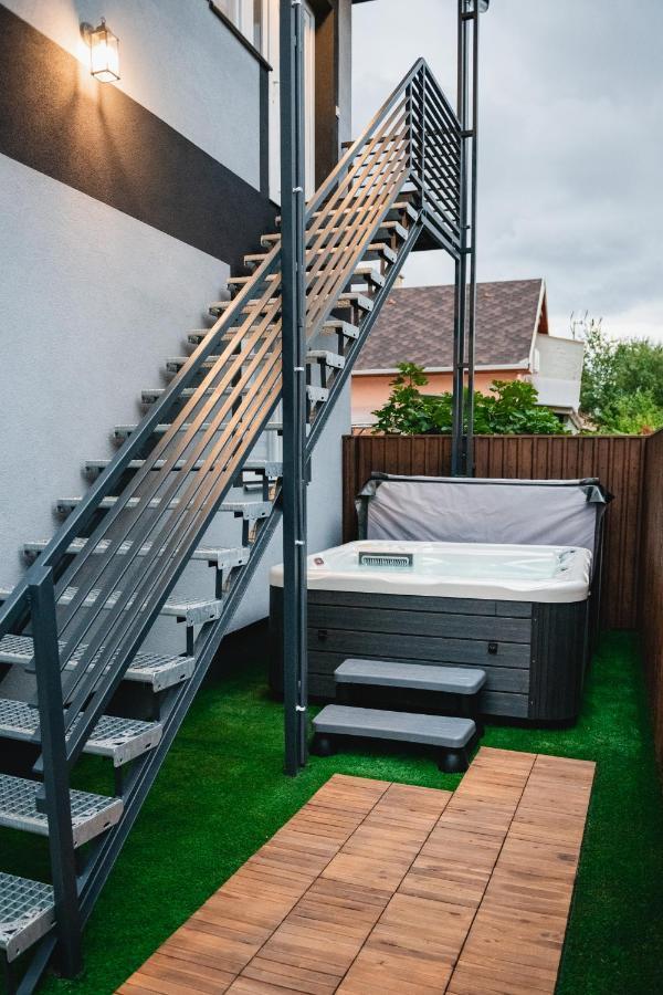 Reborn Lux Apartments Хайдусобосло Экстерьер фото