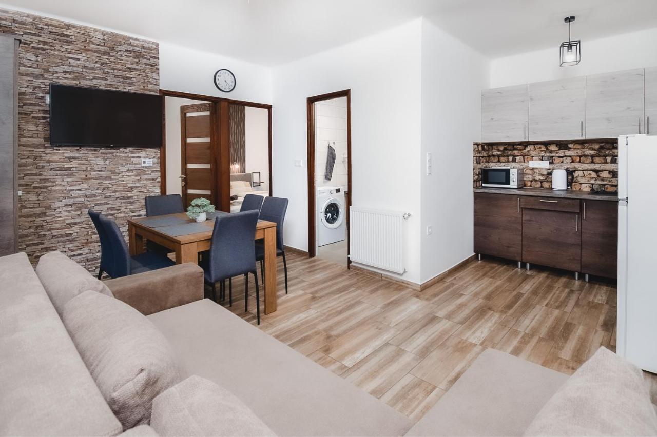Reborn Lux Apartments Хайдусобосло Экстерьер фото